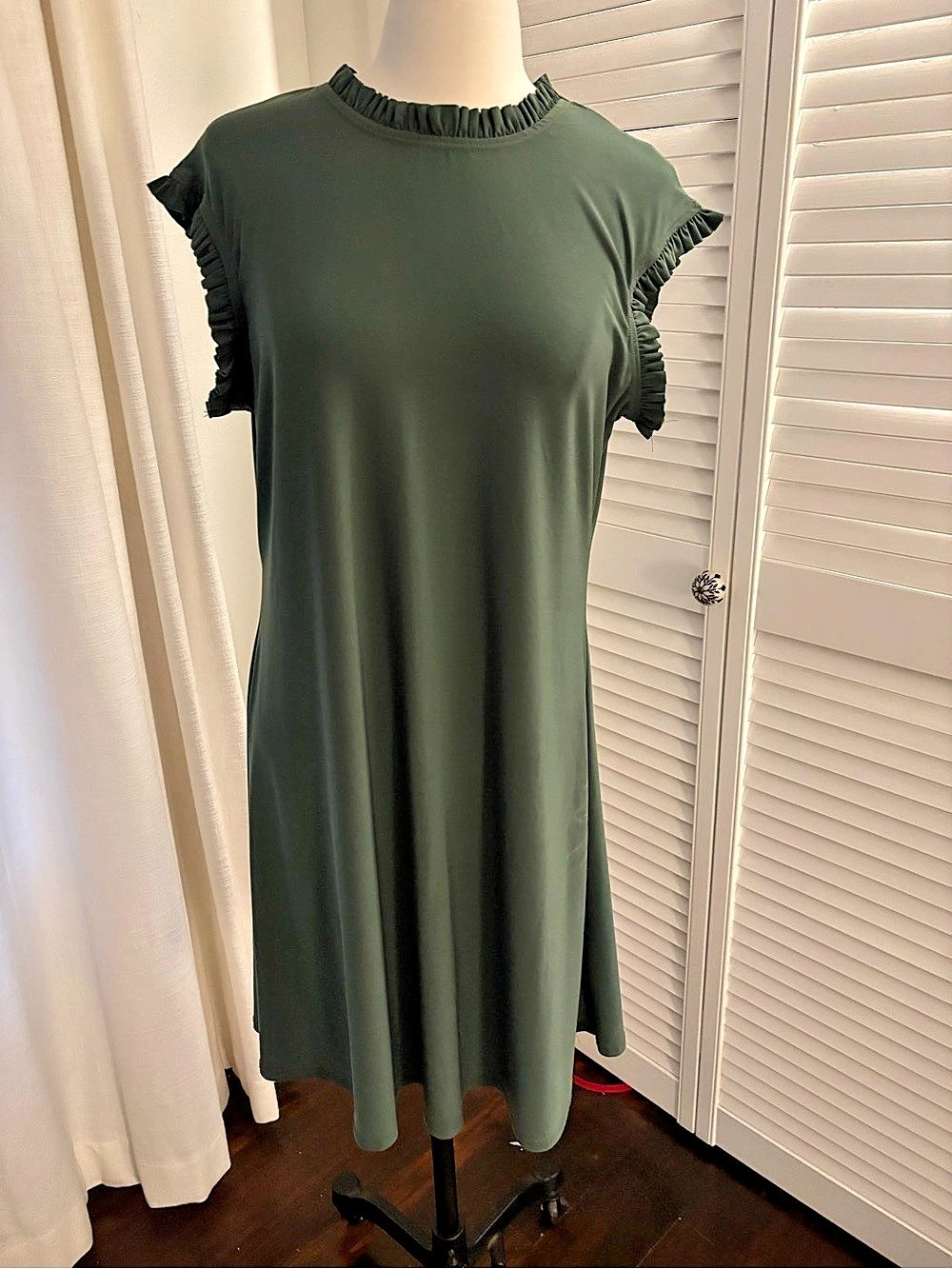 Nicole Miller New York Midi Dress in Green Size Large Like New